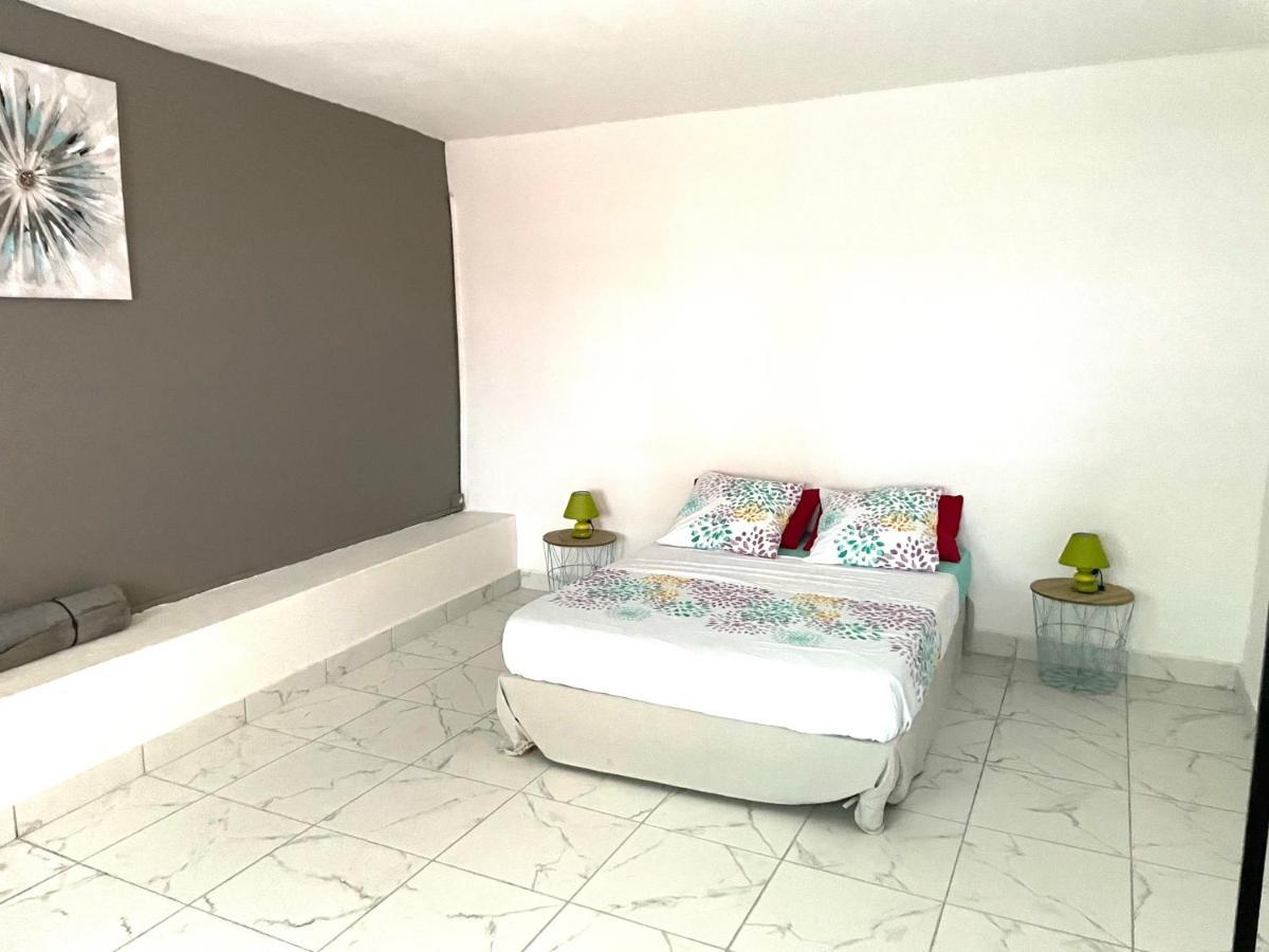 Apartamento Maénorah 30s de la belle plage Carbetienne Le Carbet Exterior foto